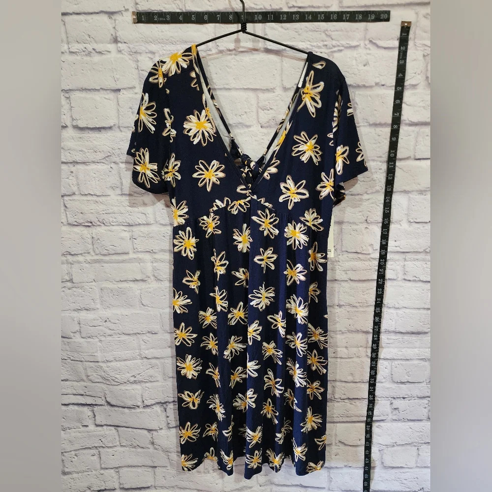 Loveappella floral dress with tie detail and cut out Size XLarge